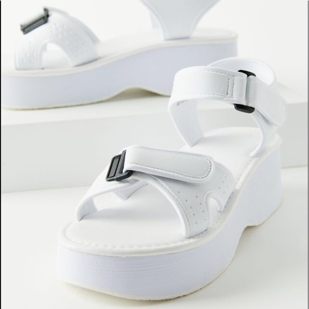 Jayna platform sandal